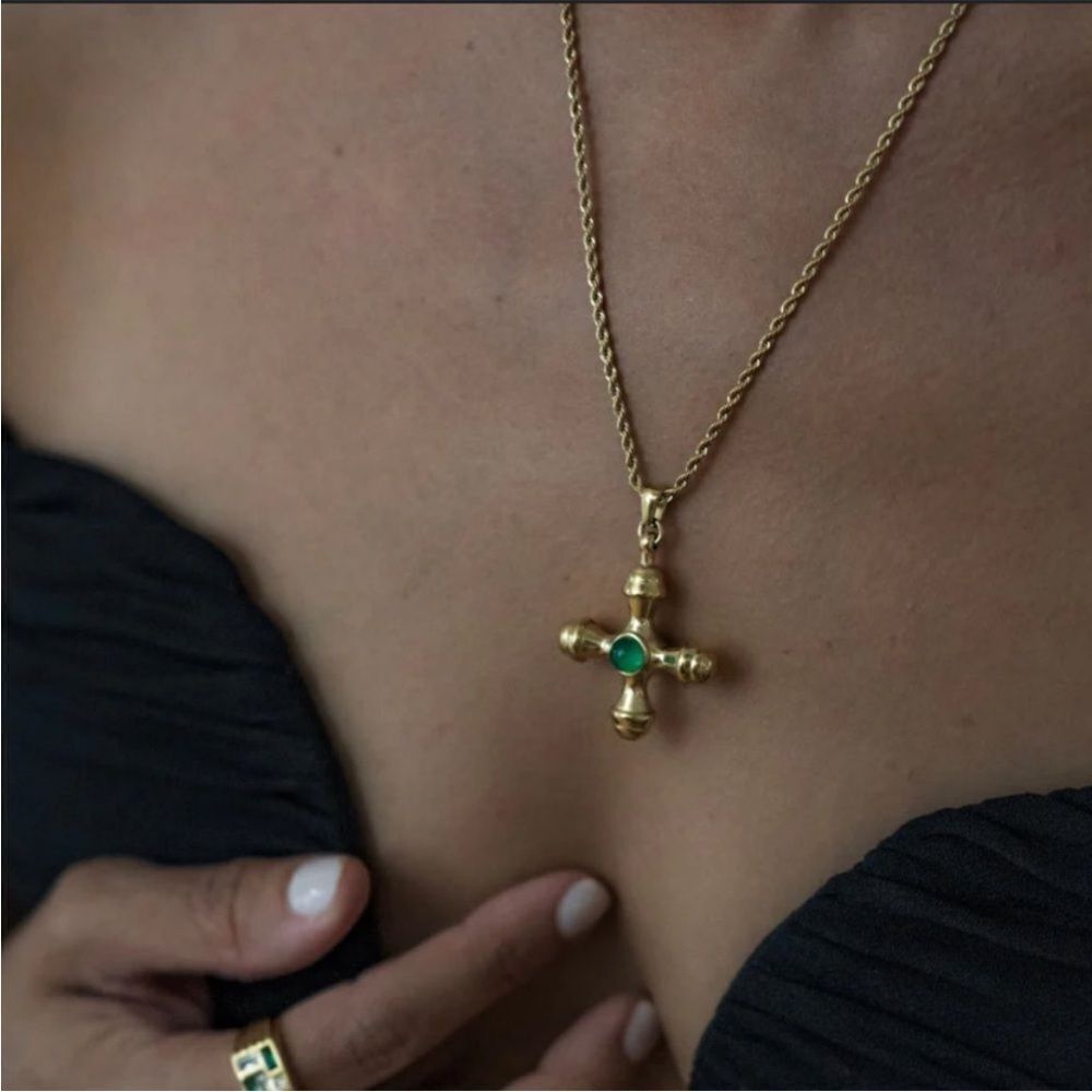 Gold Cross Pendant Necklace N941